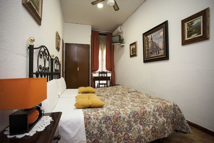 Imagen de la habitación del Hostal Armesto. Foto 6