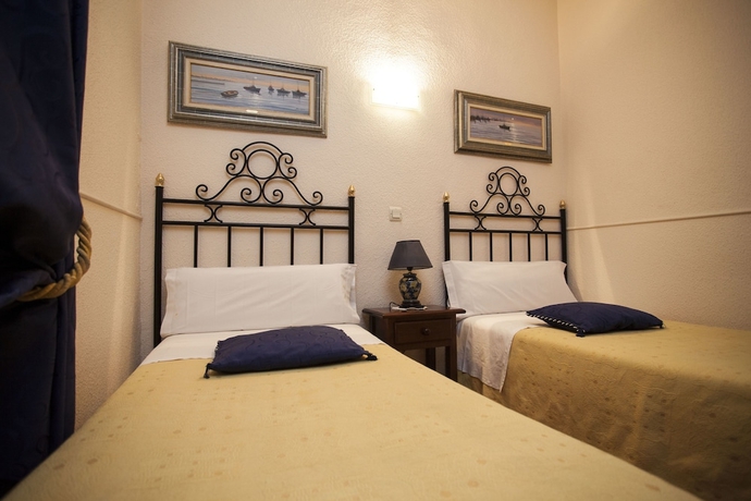 Imagen de la habitación del Hostal Armesto. Foto 7