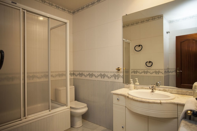 Imagen de la habitación del Hostal Armesto. Foto 14