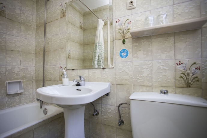 Imagen de la habitación del Hostal Armesto. Foto 15