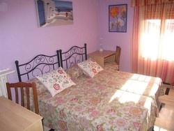 Imagen de la habitación del Hostal Arrate. Foto 3