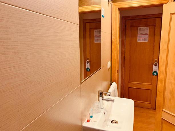 Imagen de la habitación del Hostal Arriadh. Foto 3