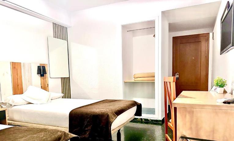 Imagen de la habitación del Hostal Arriadh. Foto 9