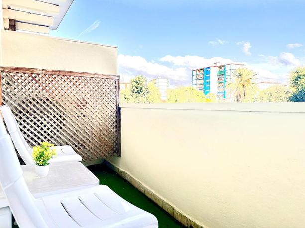 Imagen de los exteriores del Hostal Arriadh. Foto 13