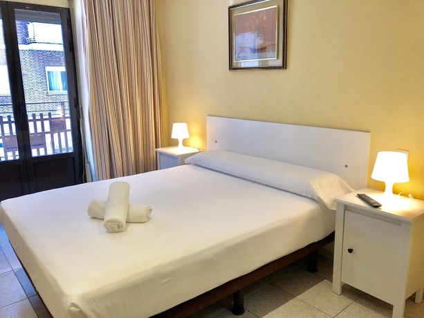 Imagen de la habitación del Hostal Arriaza. Foto 8