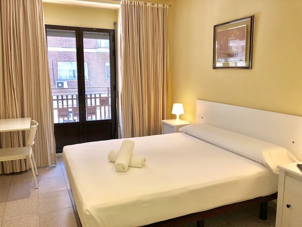 Imagen de la habitación del Hostal Arriaza. Foto 10