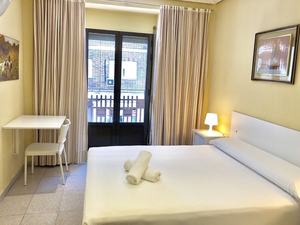 Imagen de la habitación del Hostal Arriaza. Foto 11