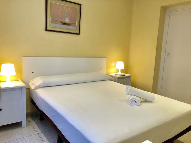 Imagen de la habitación del Hostal Arriaza. Foto 13