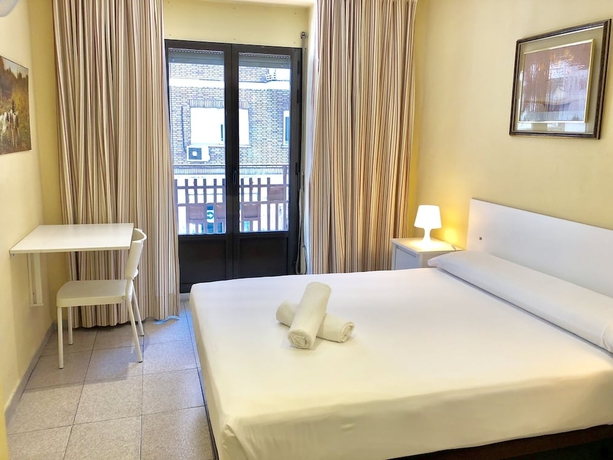 Imagen de la habitación del Hostal Arriaza. Foto 14