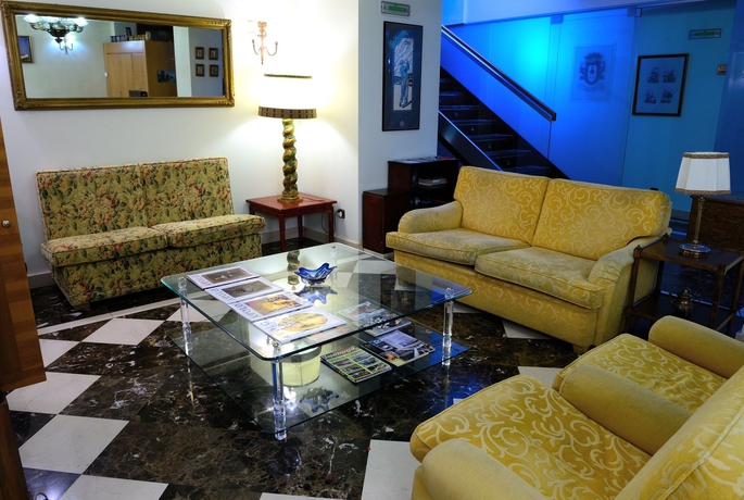 Imagen de los interiores del Hostal Arriazu. Foto 8