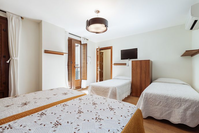 Imagen de la habitación del Hostal Arriola. Foto 7