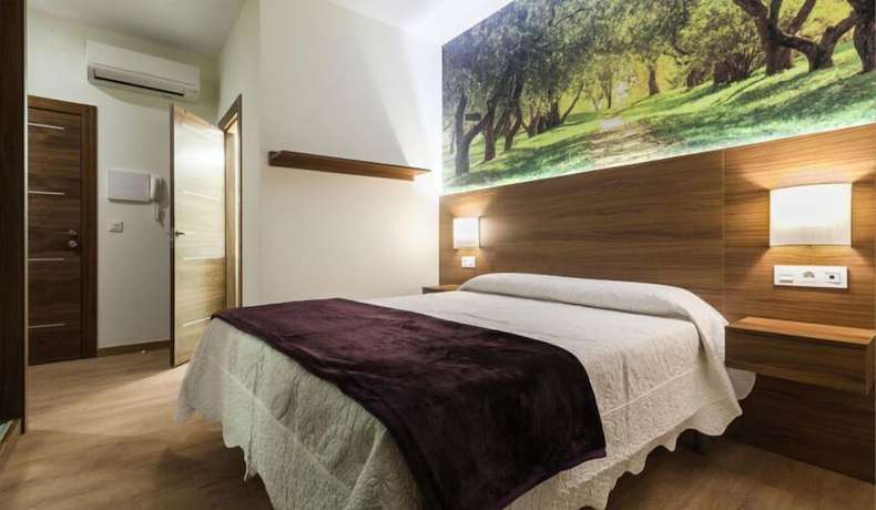 Imagen de la habitación del Hostal Arriola. Foto 17