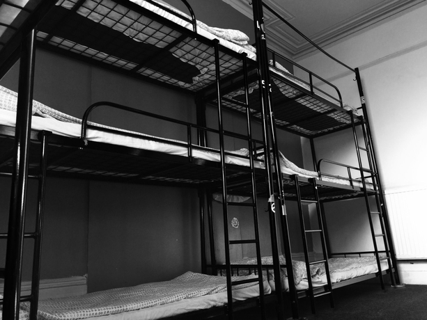 Imagen de la habitación del Hostal Arsenal Tavern Backpackers. Foto 9