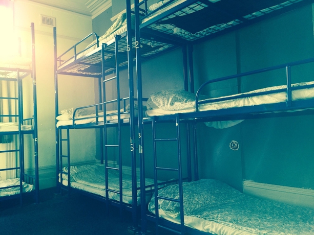 Imagen de la habitación del Hostal Arsenal Tavern Backpackers. Foto 10