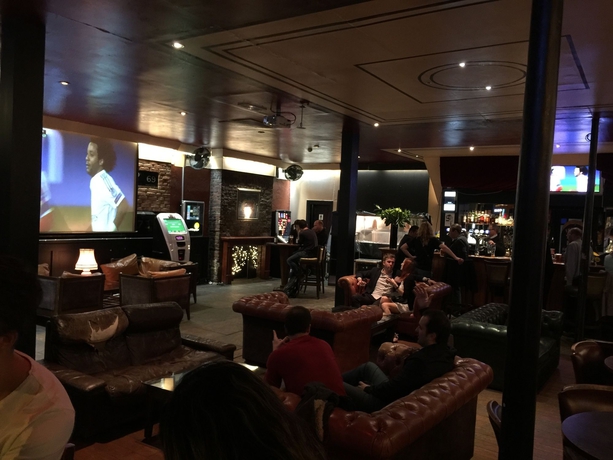 Imagen del bar/restaurante del Hostal Arsenal Tavern Backpackers. Foto 5