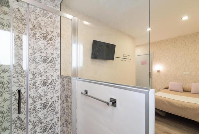 Imagen de la habitación del Hostal Art Madrid. Foto 10