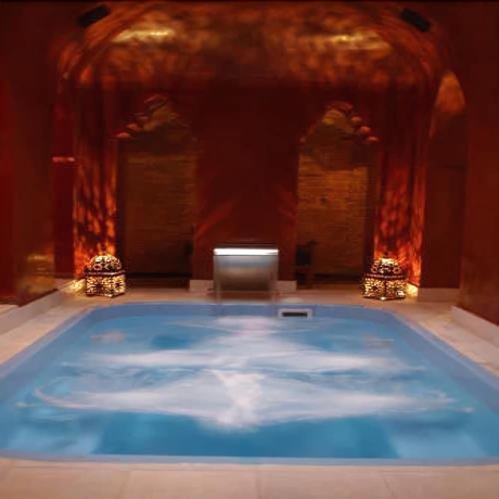 Imagen de la piscina del Hostal Arteaga and Baños Árabes Elvira. Foto 19