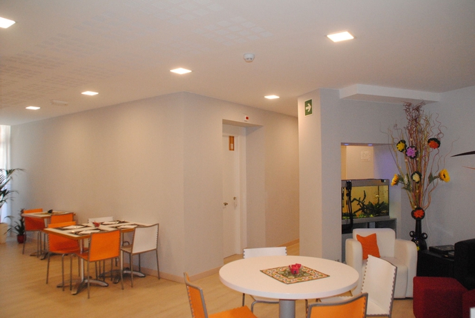 Imagen del bar/restaurante del Hostal Aslyp 114. Foto 5