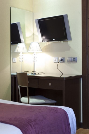 Imagen de la habitación del Hostal Astoria, Barrio de las Letras. Foto 2