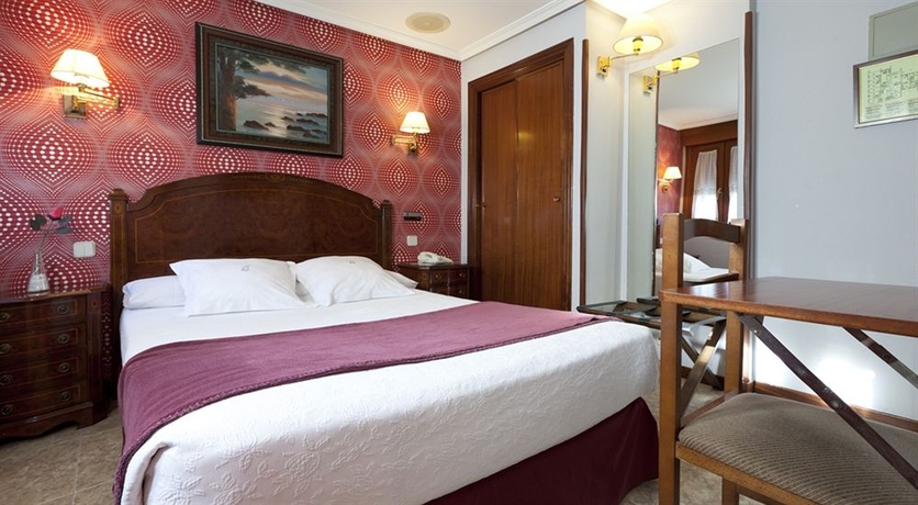 Imagen de la habitación del Hostal Astoria, Barrio de las Letras. Foto 3