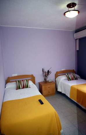 Imagen de la habitación del Hostal Asturias, Casas del Monte. Foto 10
