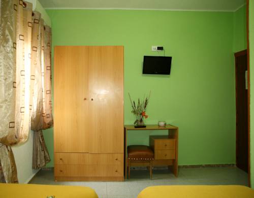 Imagen de la habitación del Hostal Asturias, Casas del Monte. Foto 13