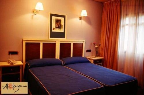 Imagen de la habitación del Hostal Atalaya, Minas De Riotinto. Foto 3