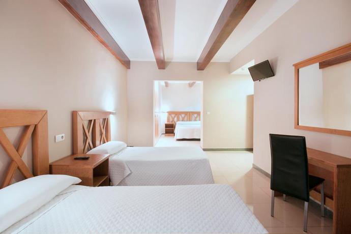 Imagen de la habitación del Hostal Atenas Granada. Foto 14