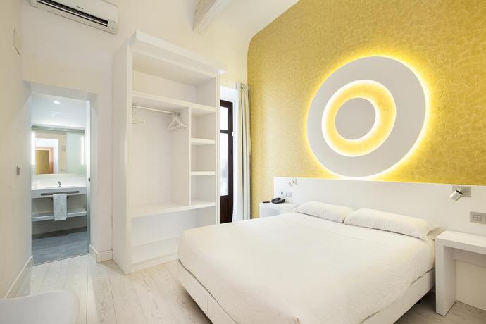 Imagen de la habitación del Hostal Atenas Granada. Foto 15