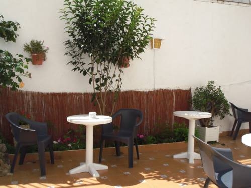 Imagen general del Hostal Atlantic, Calella. Foto 4