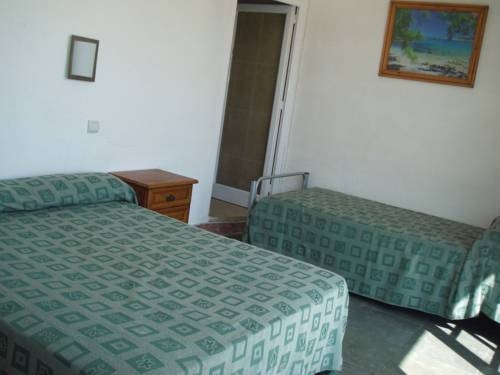 Imagen general del Hostal Atlantic, Calella. Foto 5