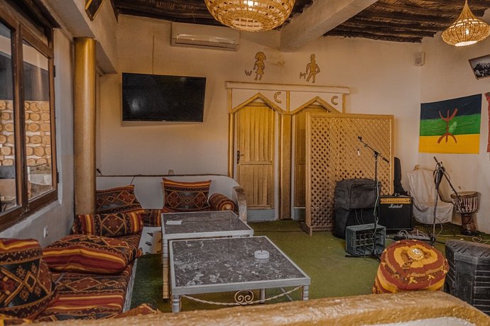 Imagen del bar/restaurante del Hostal Auberge Kasbah Merzouga, Merzouga. Foto 5