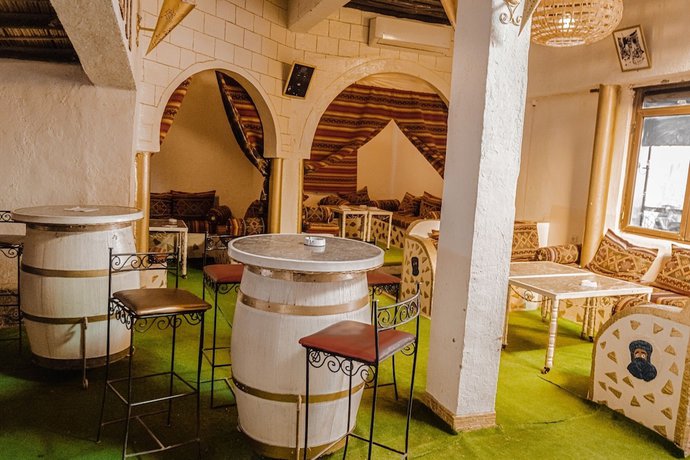 Imagen del bar/restaurante del Hostal Auberge Kasbah Merzouga, Merzouga. Foto 6