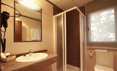 Imagen de la habitación del Hostal Avenida Barajas. Foto 10