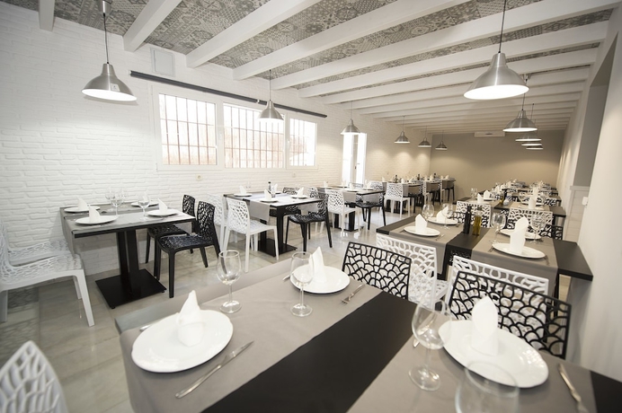 Imagen del bar/restaurante del Hostal Avenida, Conil de la Frontera. Foto 5