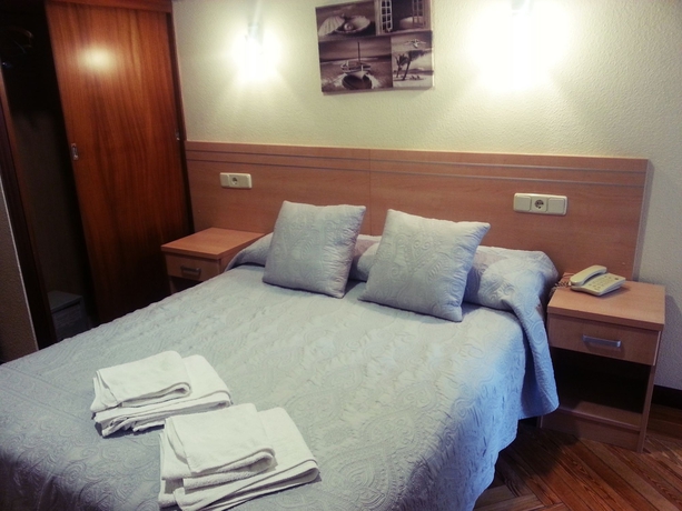 Imagen de la habitación del Hostal Avenida, Gran V&iacute;a. Foto 8