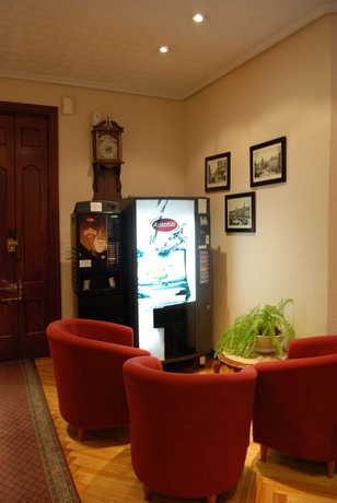 Imagen de los interiores del Hostal Avenida, Madrid. Foto 15