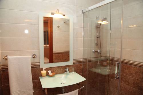 Imagen de la habitación del Hostal Avenida, Tabernas. Foto 9