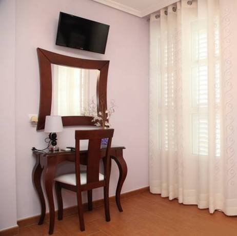 Imagen de la habitación del Hostal Avenida, Tabernas. Foto 12