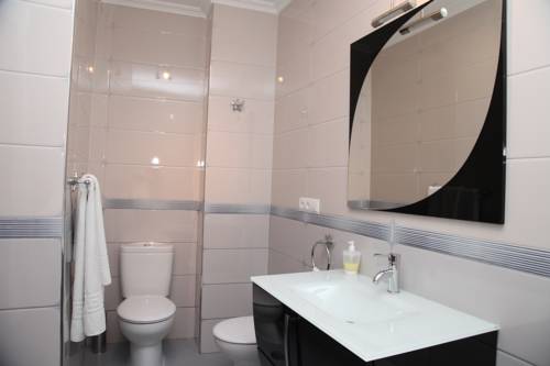 Imagen de la habitación del Hostal Avenida, Tabernas. Foto 13