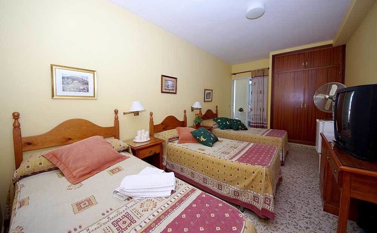 Imagen de la habitación del Hostal Azahara. Foto 14