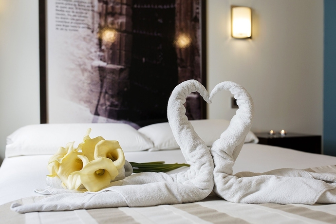 Imagen de la habitación del Hostal Aznaitin. Foto 9