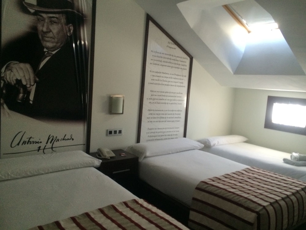 Imagen de la habitación del Hostal Aznaitin. Foto 13