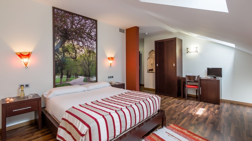 Imagen de la habitación del Hostal Aznaitin. Foto 14