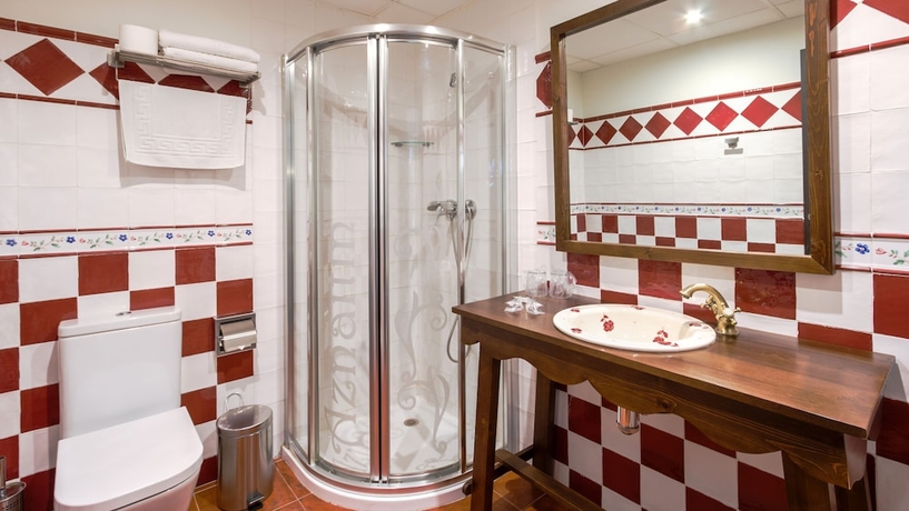 Imagen de la habitación del Hostal Aznaitin. Foto 16