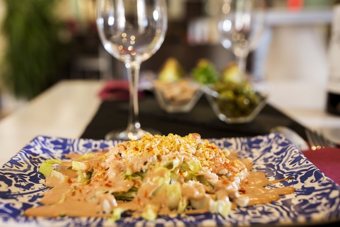 Imagen del bar/restaurante del Hostal Aznaitin. Foto 7