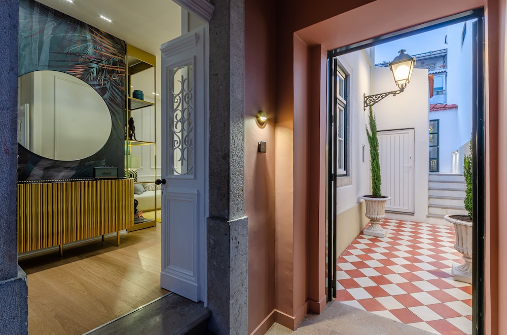 Imagen de los interiores del Hostal BCascais Boutique House by APT IIN - Cascais Center. Foto 9