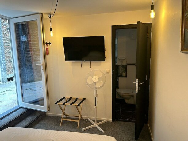 Imagen de la habitación del Hostal BED College. Foto 13