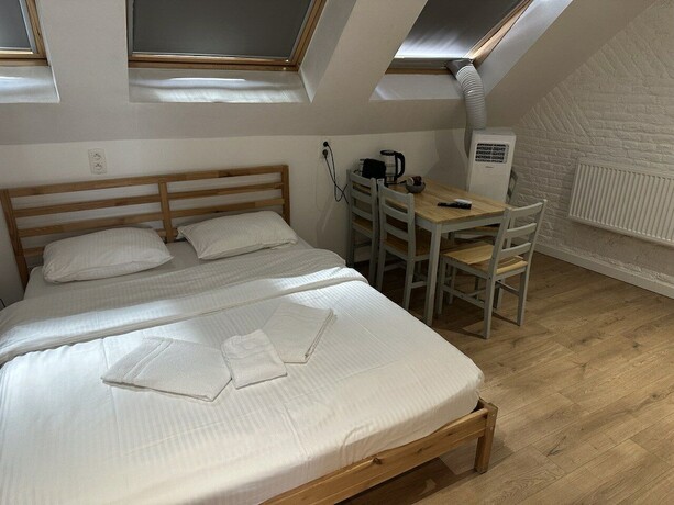 Imagen de la habitación del Hostal BED College. Foto 17