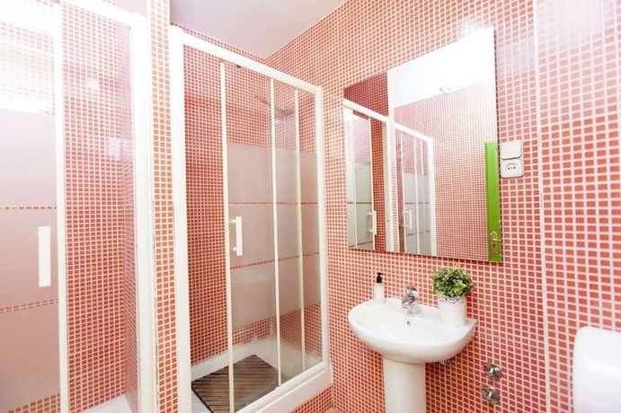 Imagen de la habitación del Hostal Bahia Madrid. Foto 6